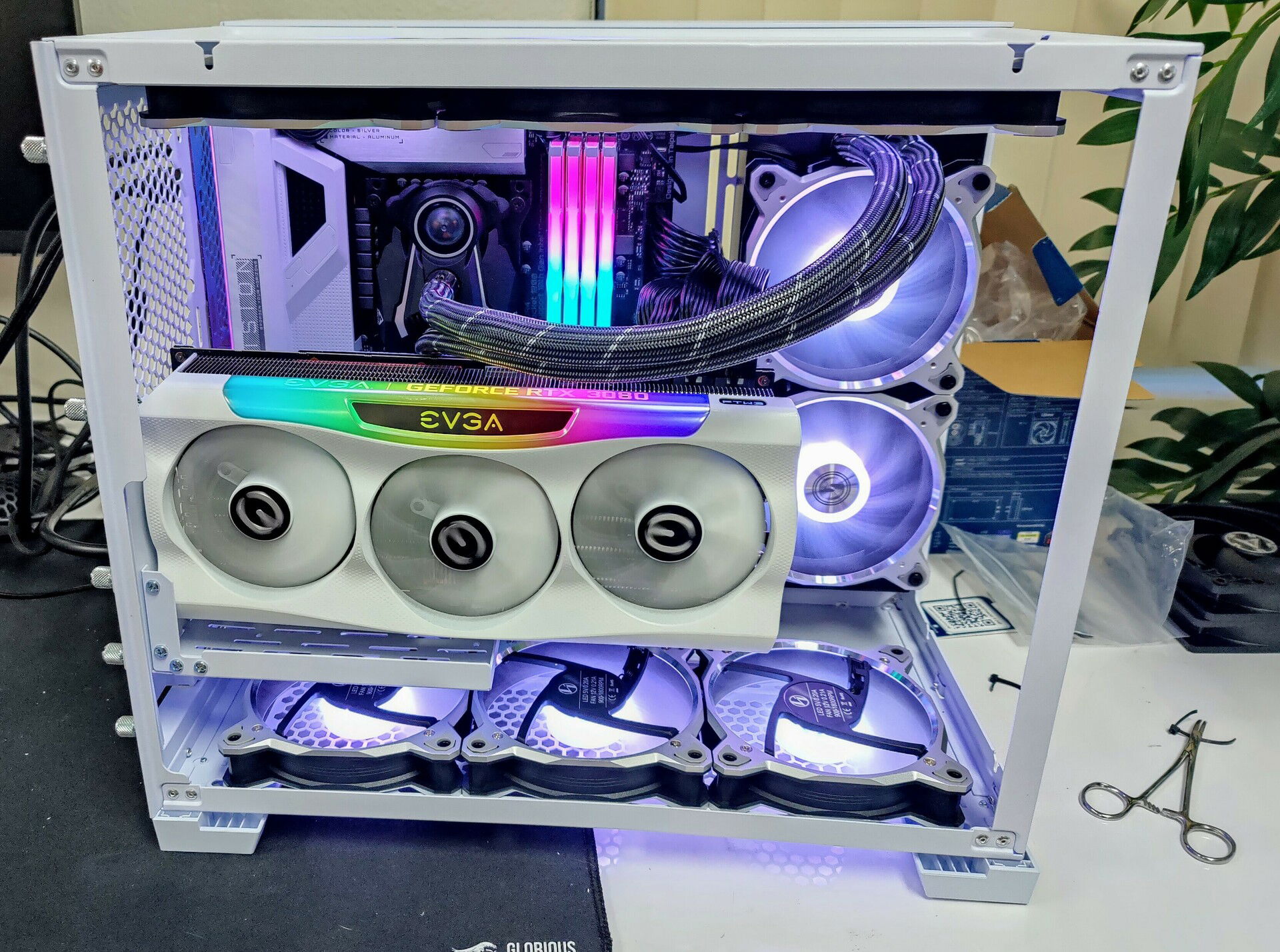 Lian Li Mini Snow Edition - 10900K/3080 » builds.gg