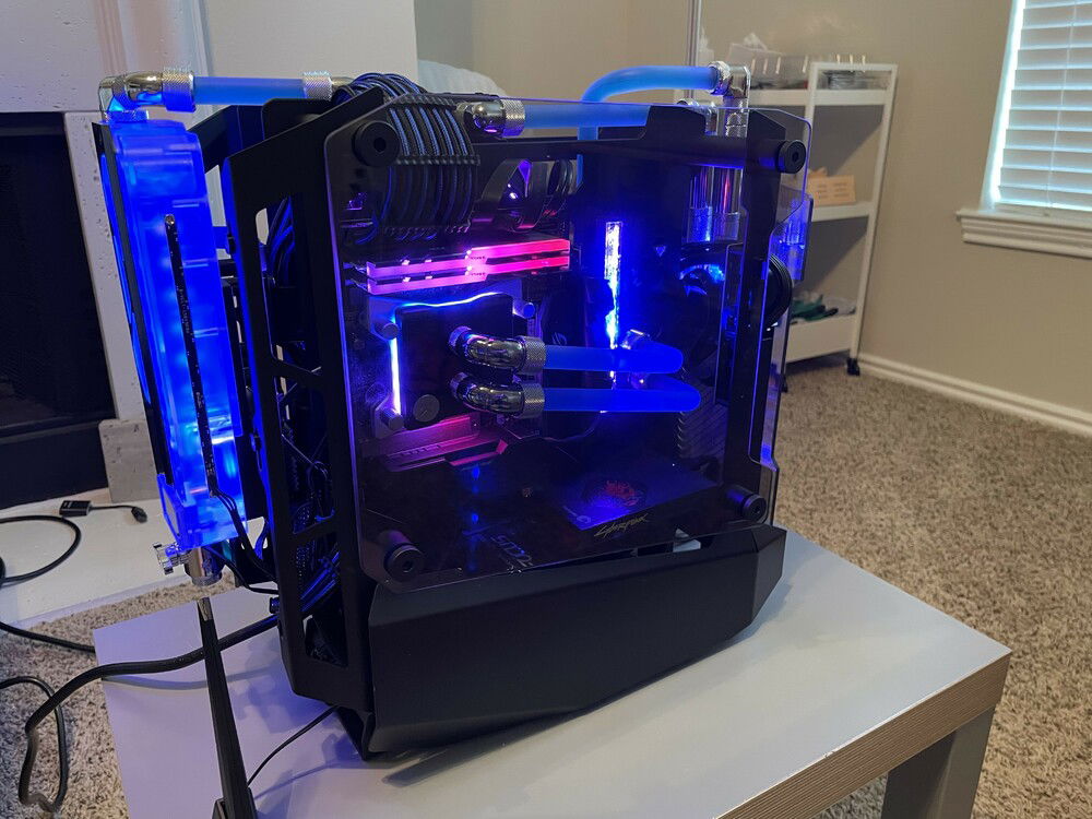 An RGB light bar is added magnetically attached to the metal plate.