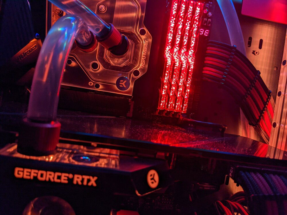 GPU Backplate and flow indicator, no side panel, no flash