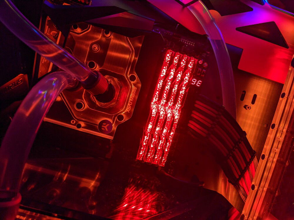 CPU Monoblock, Trident Royal RAM, Cable Management, No Side-panel, no flash