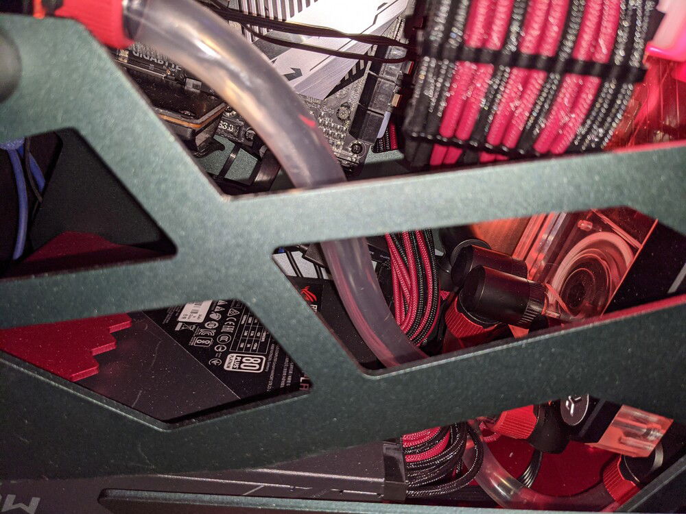 Where is the PSU? No Side-panel, with flash