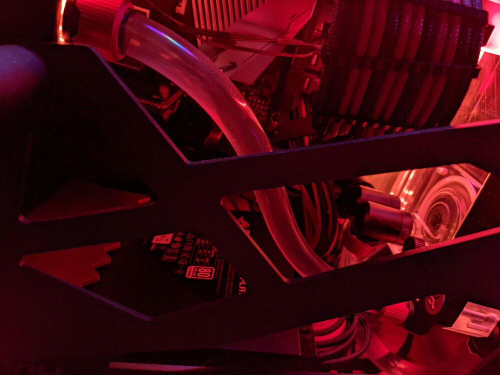 PSU, Bottom cabling and distro plate, no side-panel, no flash