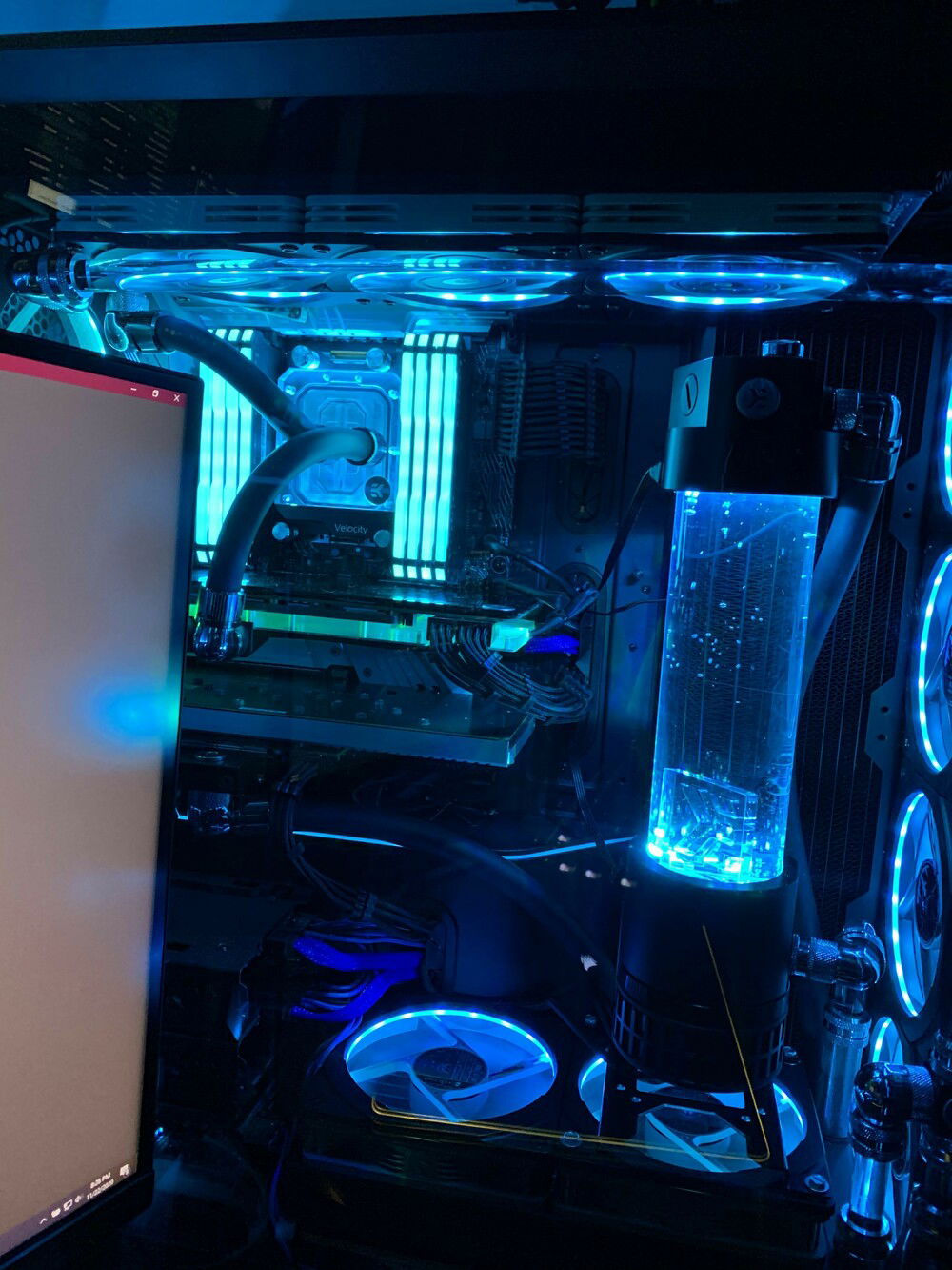 A stupid large PC case build » builds.gg