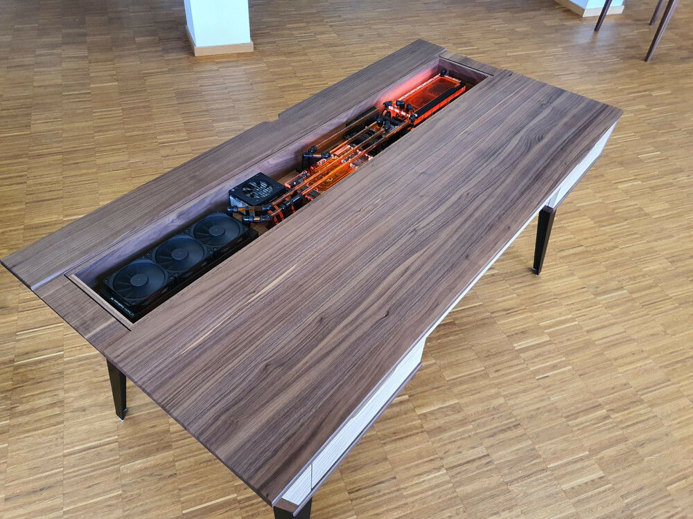 Top view, without glass and PC on.