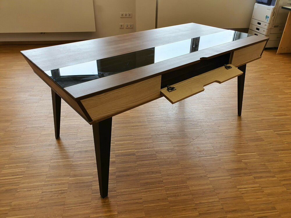 Back view with flap open.