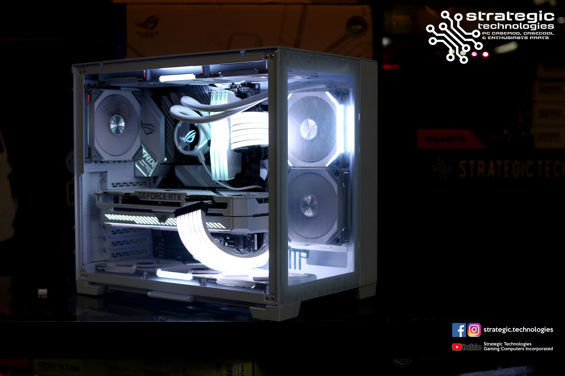 Lian Li 011 Dynamic Mini Snow X ROG White Components » builds.gg