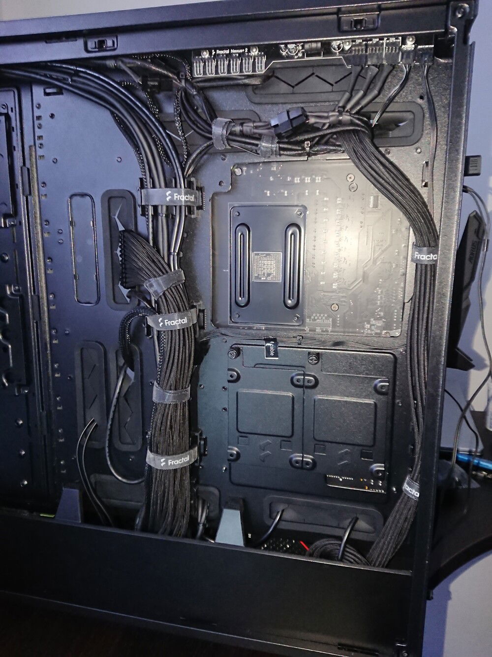 Tried my best at managing the cabling somehow...