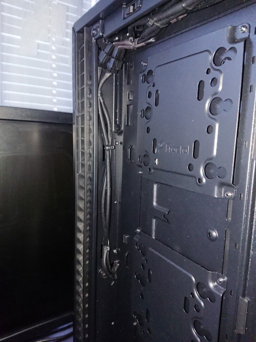 Can you imagine what a pain it is to get the fan connectors to stay together? Wish they'd be stiffer...