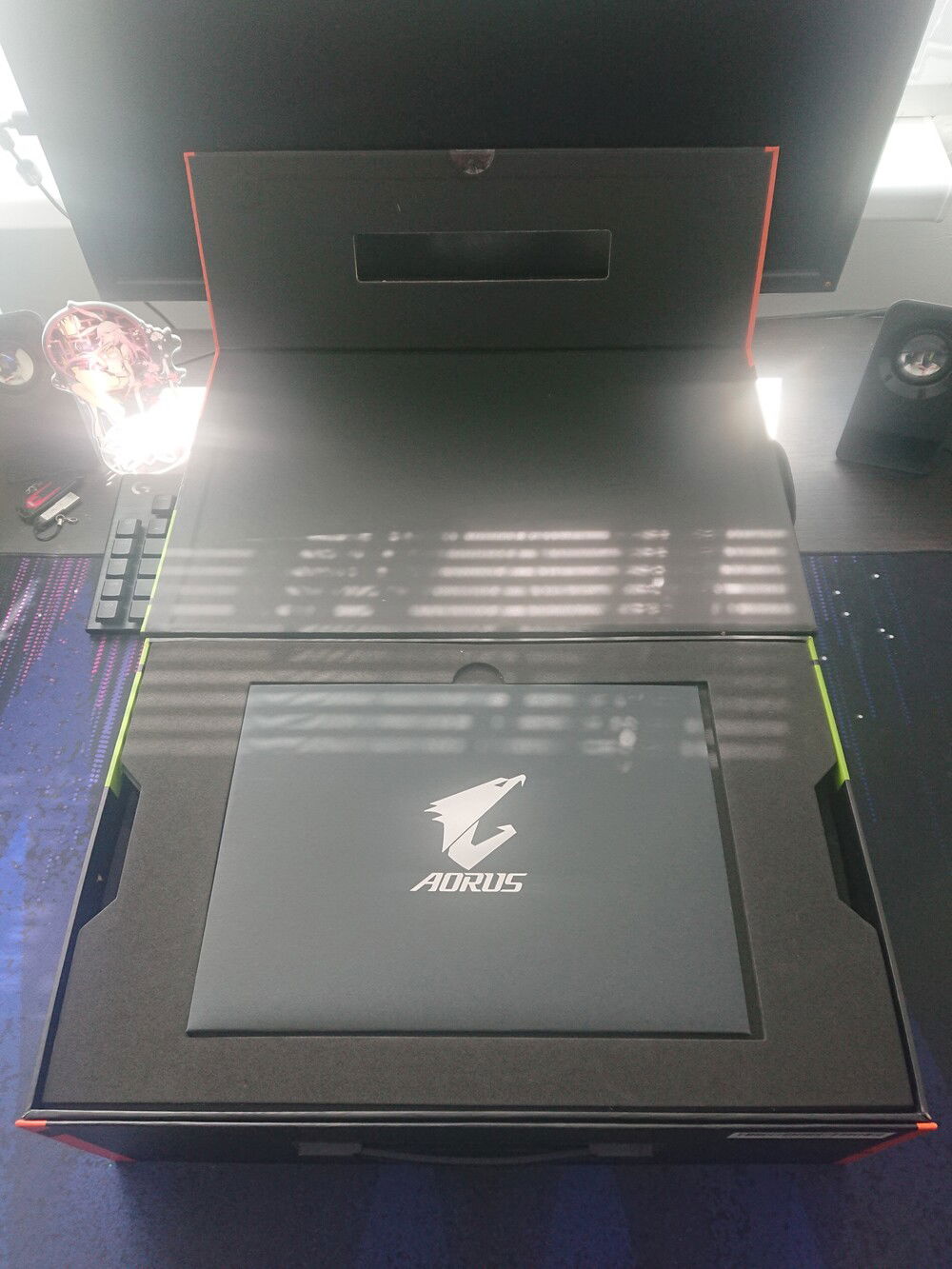 Oh yeah, if you're questioning why a Ti: there were almost no standard 80s a month and half ago and the few that were cost almost as much as the Ti... so why not get the 10% extra performance if for what's 1.25x MSRP rather than pay 2.5x MSRP for a 3080 non-Ti? If there were 3080s for the 720€ MSRP I would've picked that... but there weren't...