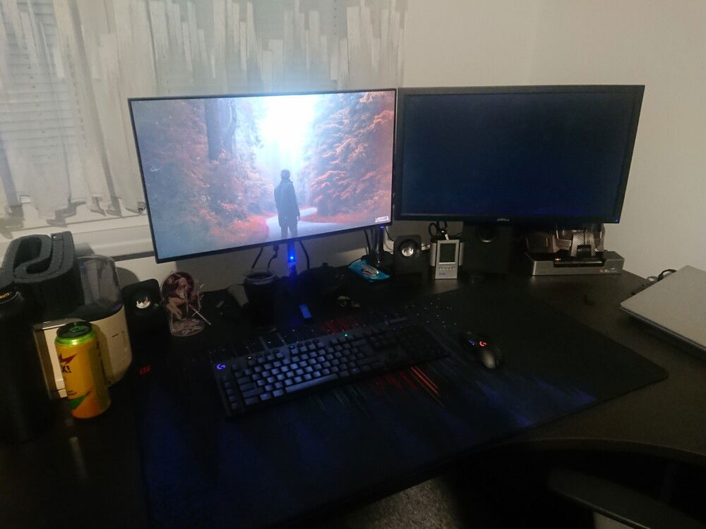 Don't mind the cables, it's provisional... cable management pending.