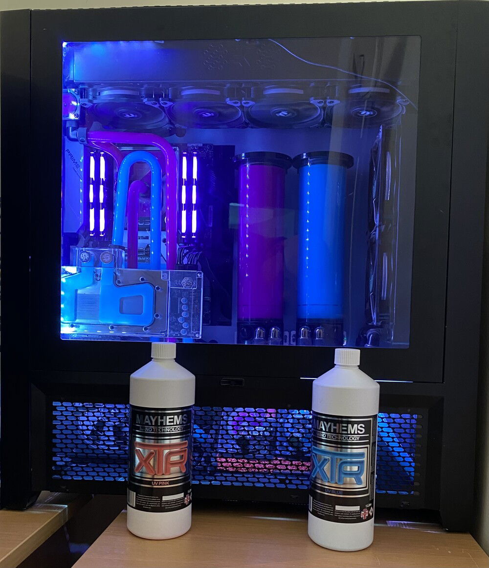 latest addition and final twin loop with Mayhems XTR UV and not auite straight plumbing due to the new Gpu riser cable