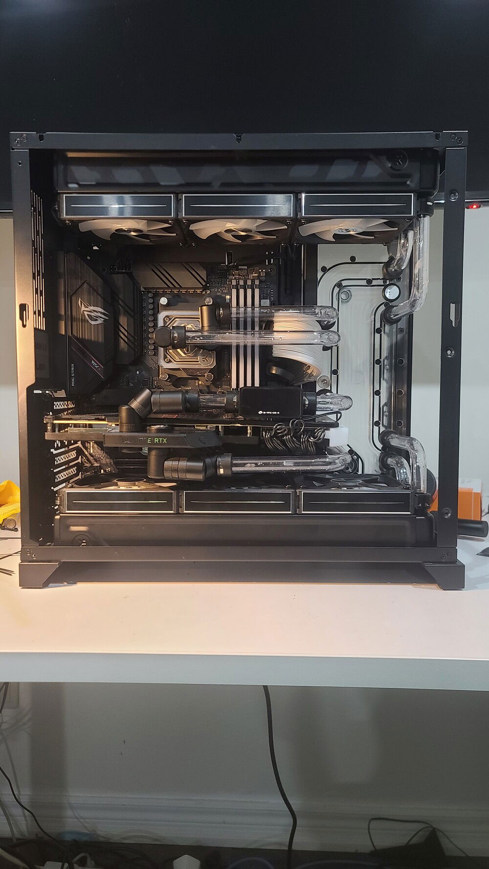 AMD EKWB watercooled machine. KNIGHTSPEED » builds.gg