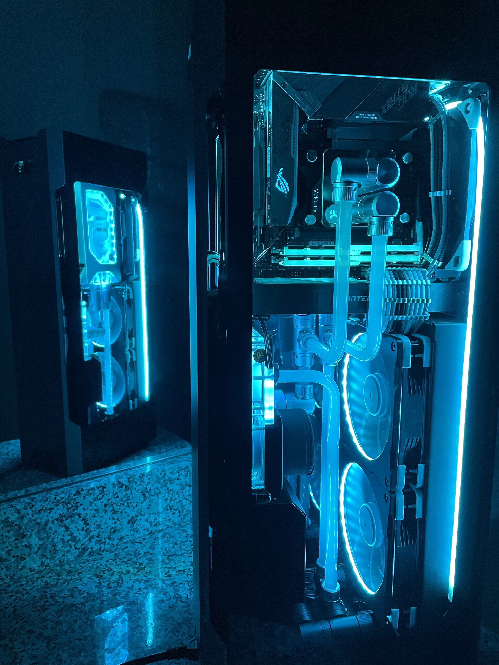 Azure V2 - Cyan, Steel, White, and Black Evolv Shift X » builds.gg