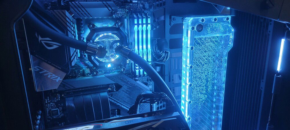 I love the down-fire lighting from the CPU block.