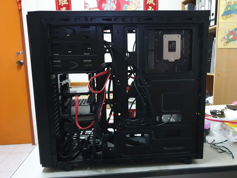 Not the best Cable management, but I tried :P