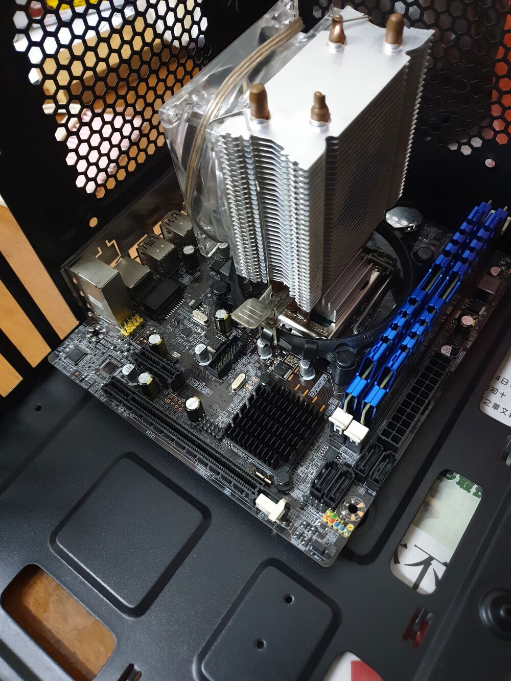 Wait uhhhh, I forgot that some modern casing has its stand-off, and I'm stupid enough to screw the stand-off into it and this happened :P