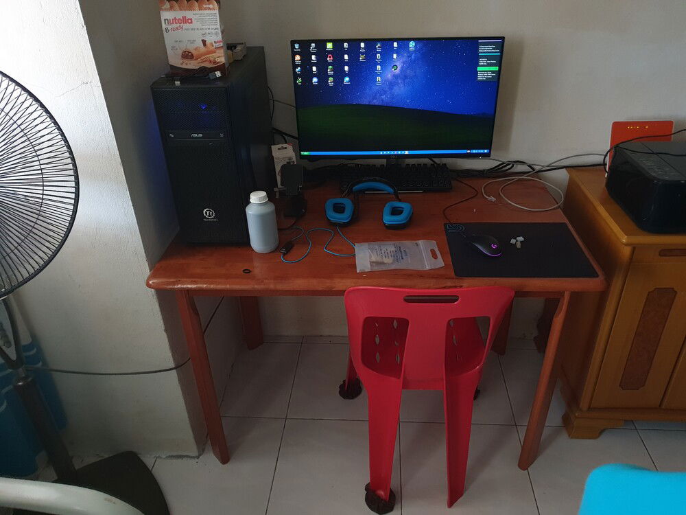 New (Second hand) Monitor
And not gonna lie, it's way larger than the previous one o.o (And higher refresh rate too, forgot to mention that I've replaced the table because the display is too large lol)