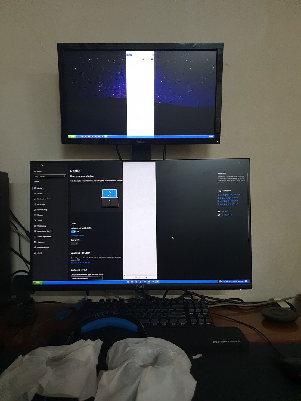 Adjusting the secondary monitor just to make both of them aligned