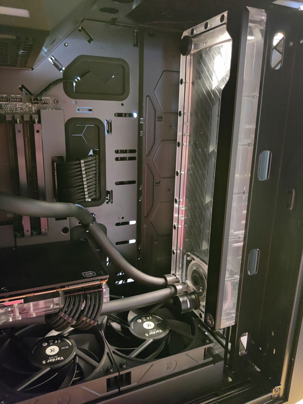 EKWB Quantum Kinetic 360 Reservoir w/ D5 pump.