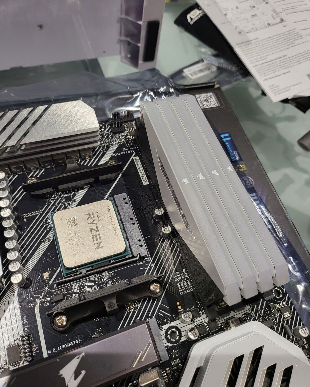 That's some thicc RAM. 32GBs of Corsair.