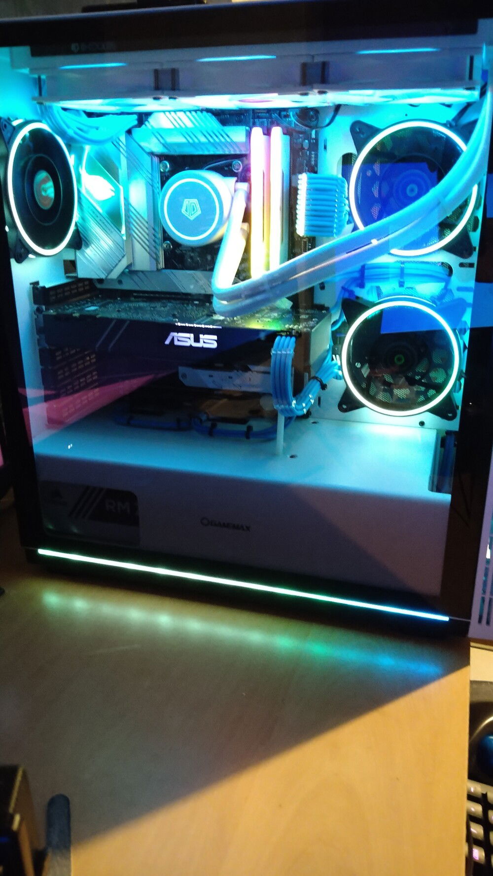 Nice & colourful, tho keeping the scheme more to the bluish/green cool vibe, added with a rainbow of memory.