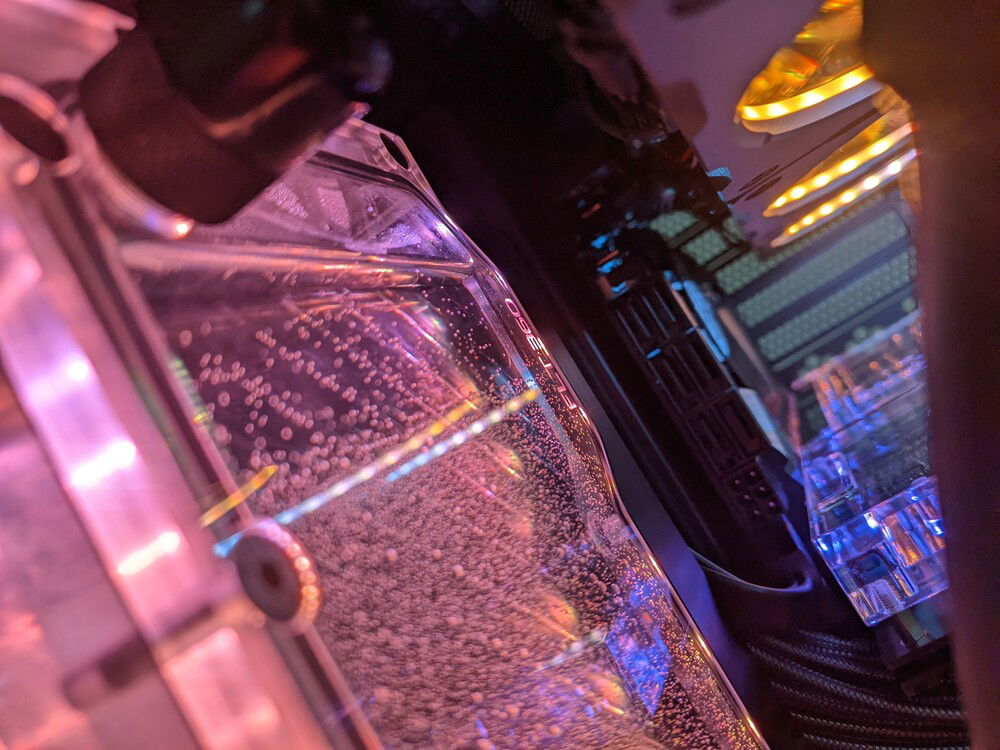 Same situation on the bottom mobo side.