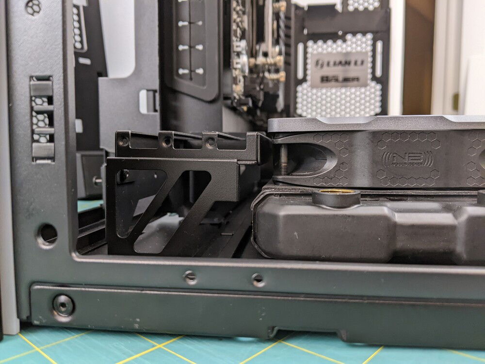 This is the optional side vertical GPU mount. Again, Lian Li really broke out their ruler and maximized compatibility with radiators. Even the widest rads fit.