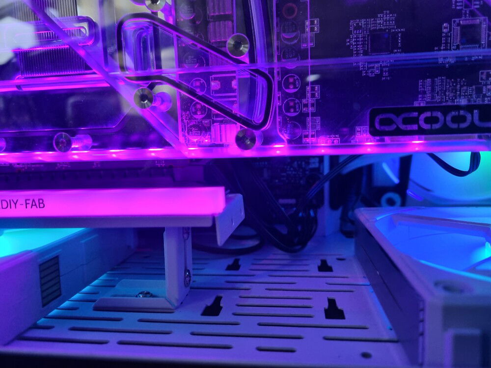 EZDIY-FAB GPU holder support, had to remove a fan from the bottom