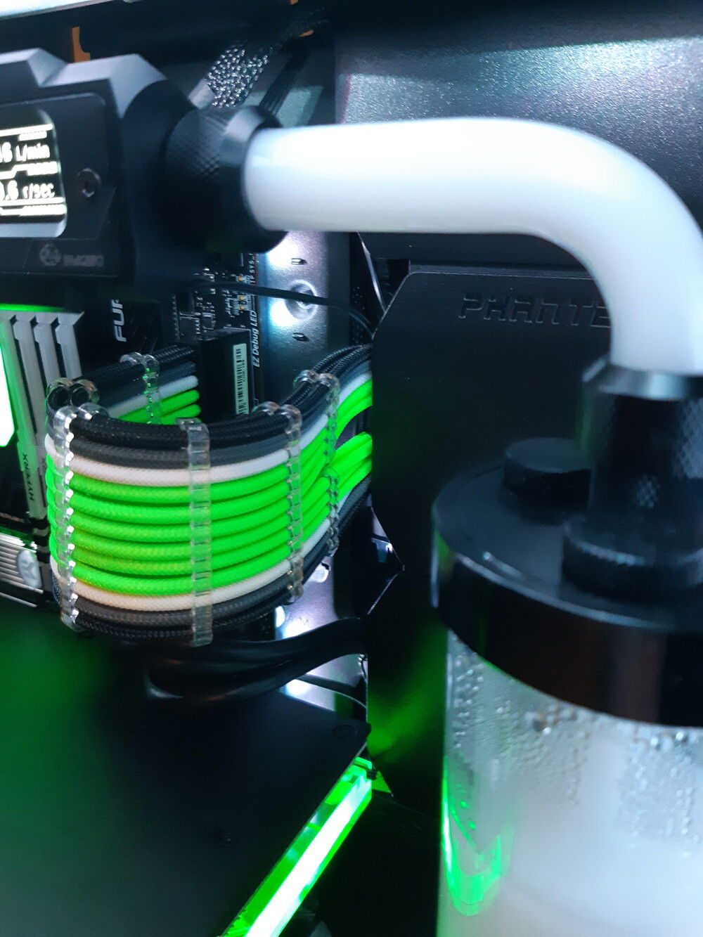 Enjoy the tour inside!