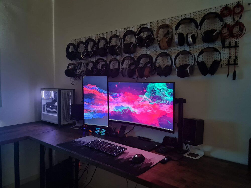 I know my Cable management need work I'm working on the space so I plan on finishing down the line