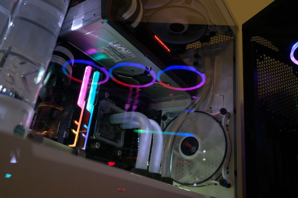 Glimpse of previous white case build