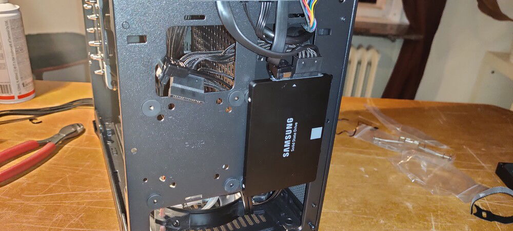 Good space for 2x sata ssds in the front.
