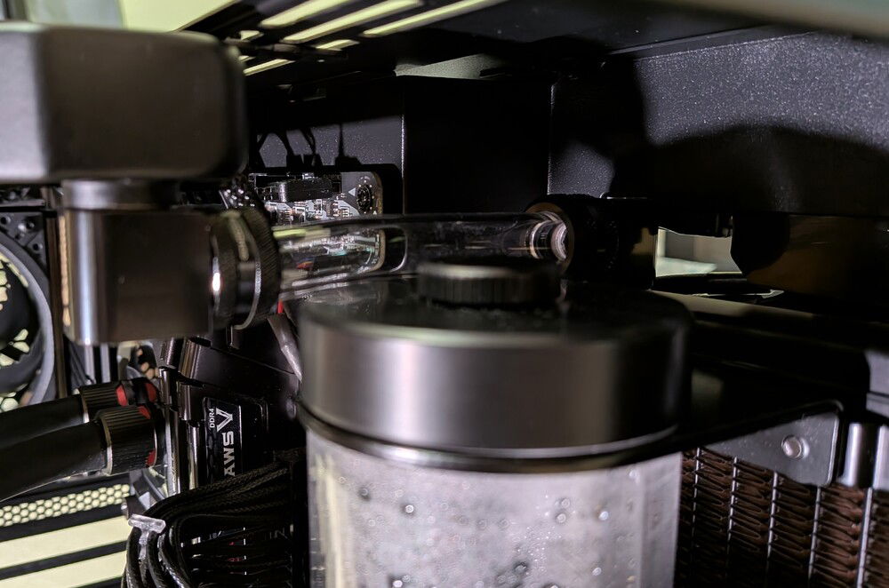 New acrylic tube with small upwards bend to clear reservoir.