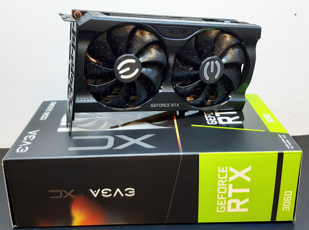 Lovely tiny RTX 3060 from EVGA!
