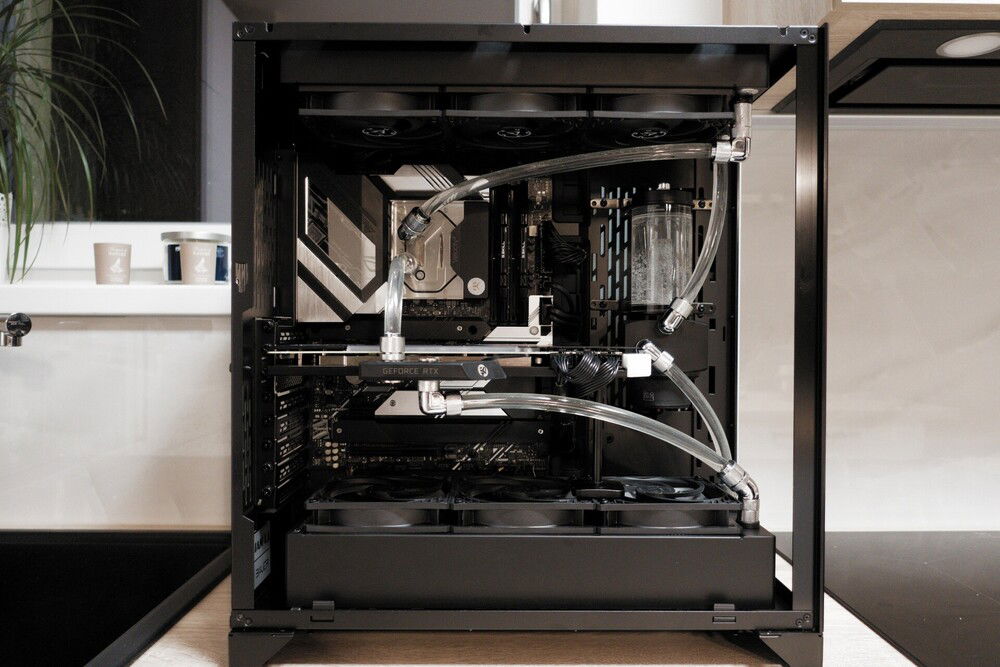 Build with old reservoar with D5 pump.