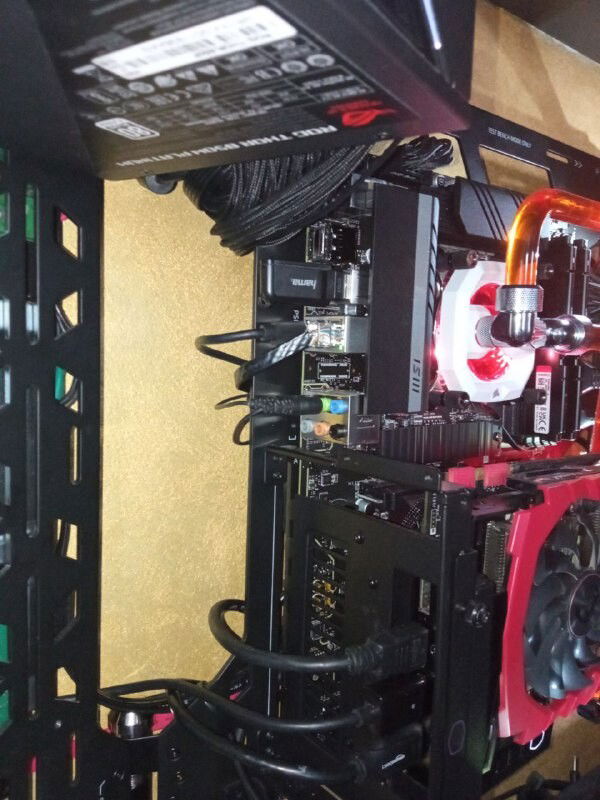 mobo and gpu cable view