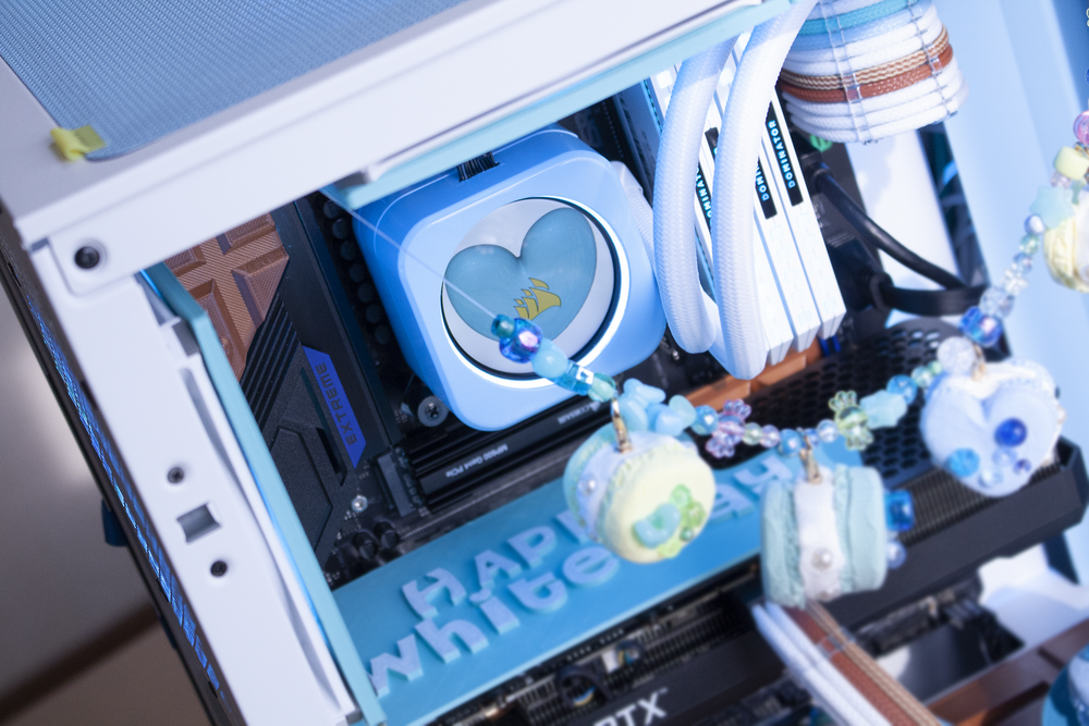 WHITE-DAY build with CORSAIR iCUE 4000X »