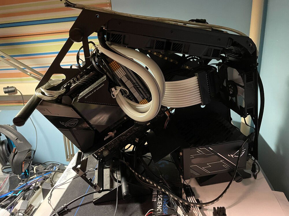 Build progress: There is almost no support from both sides of the frame.