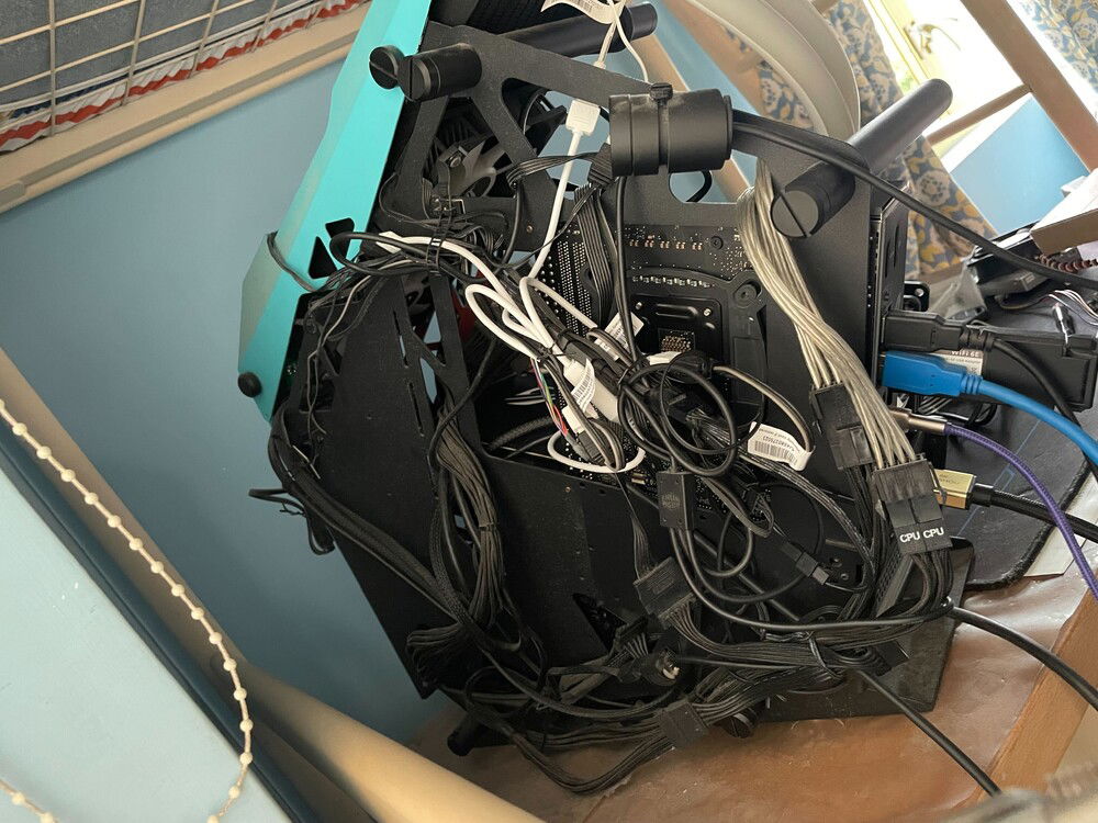 Machine off (cables in the back)