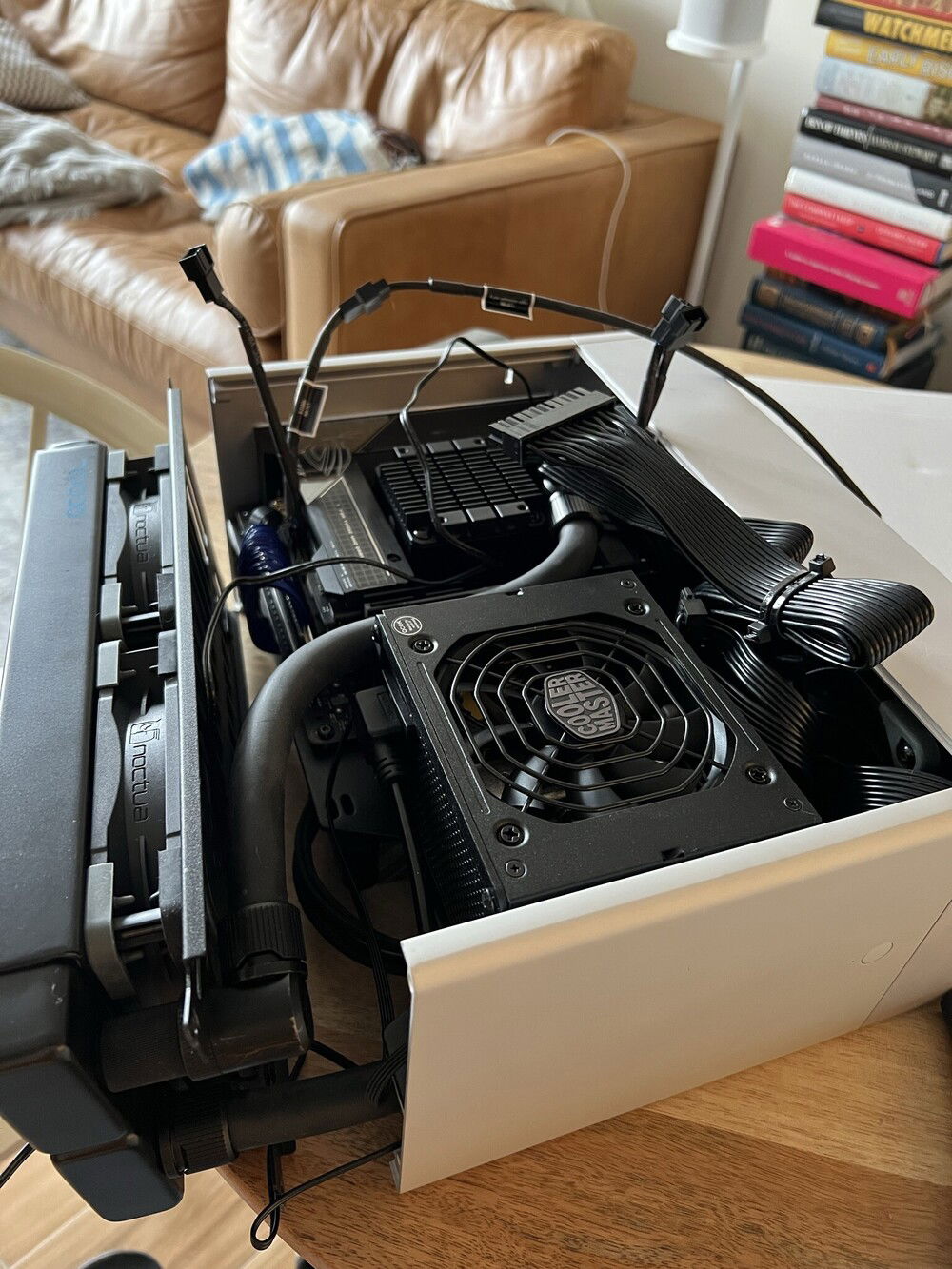 Fitting only just squeezes through the space in the top bracket