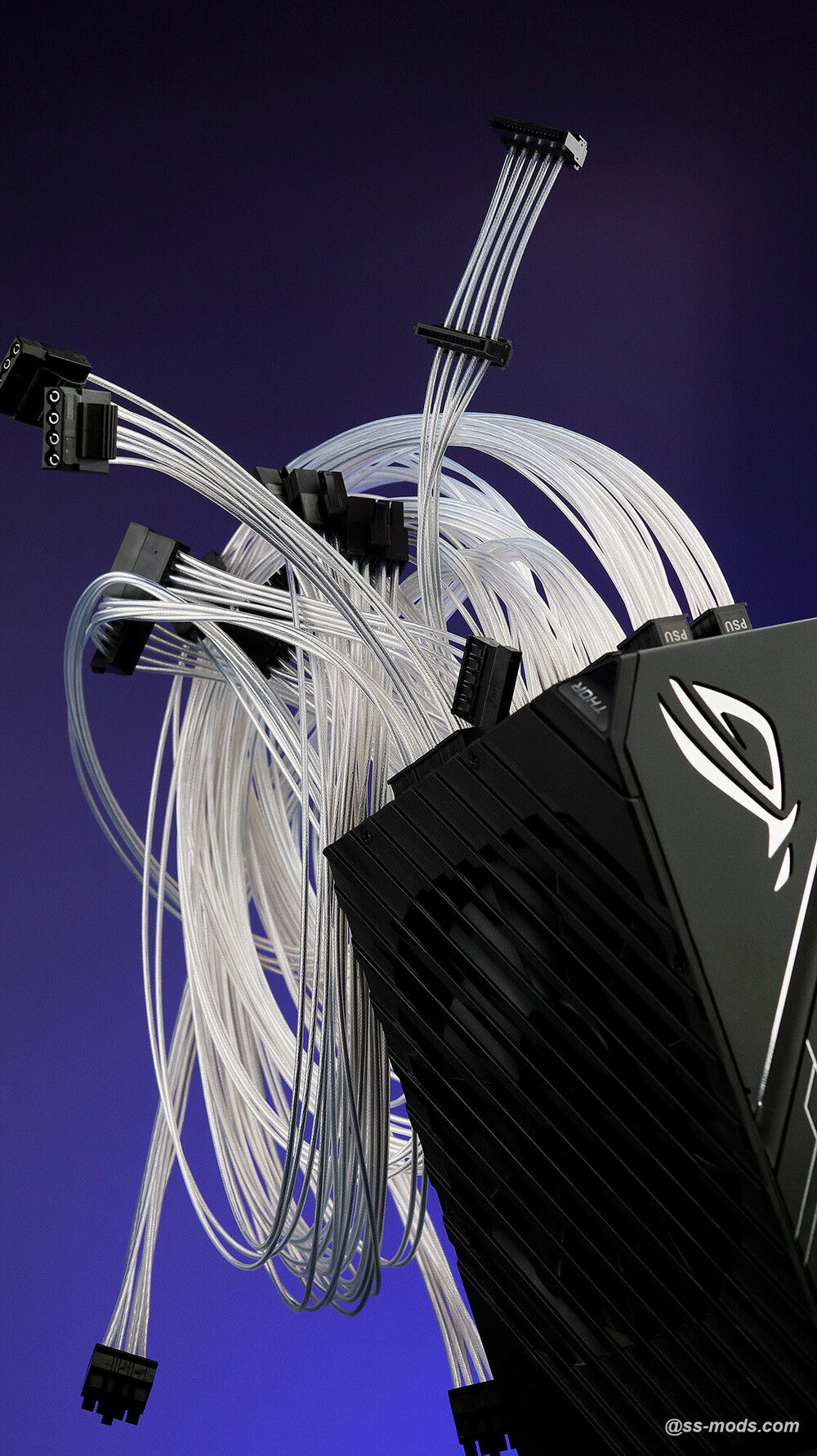 CableMod custom cables for Thor 1200 :)