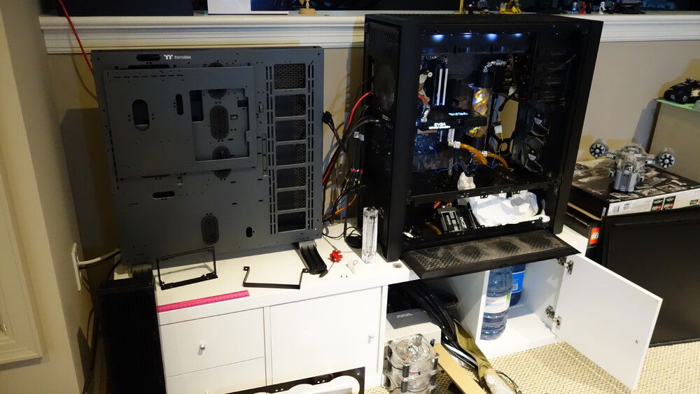 size comparison next to the giant Corsair 900D of my previous rig