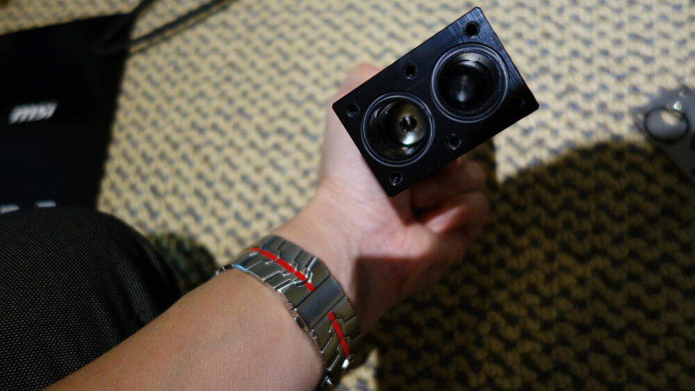 internal view of an ek stop fitting that divides up the compartments. EK tech support was wondering why i would do this when i asked them to confirm it was doable.