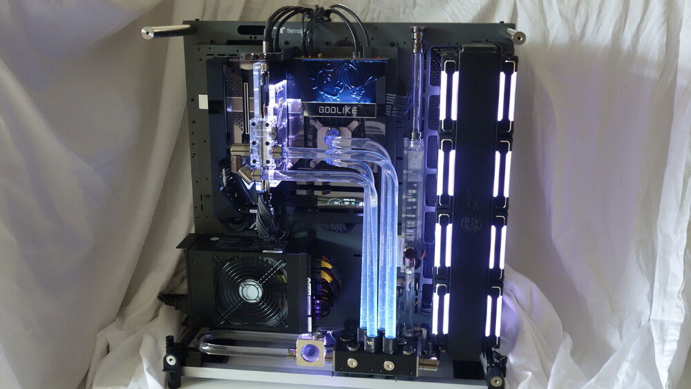 more subtle lighting colour choices. decided against lighting the reservoir, too bright and detracts from the upright tubes