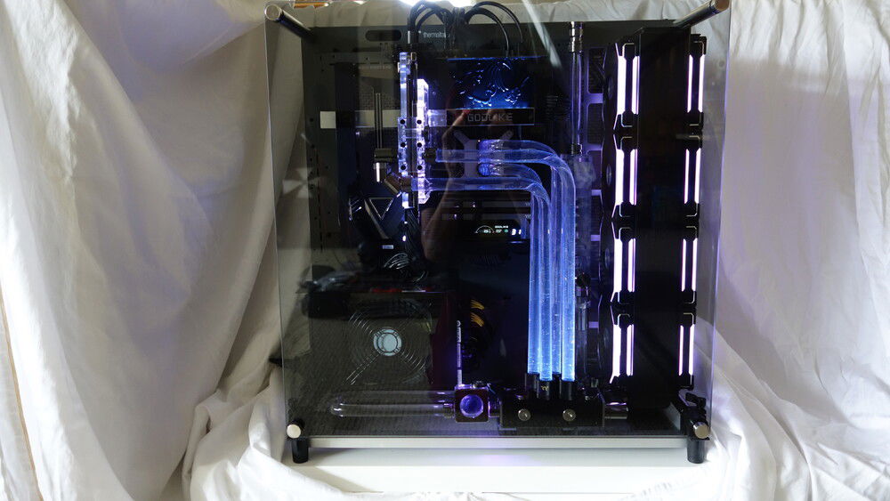 a crappy shot with the glass installed and reflections everywhere. I'm gonna have to learn how to take proper photos next