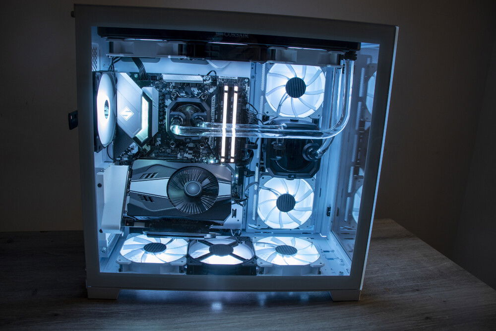 black and white on a budget » builds.gg