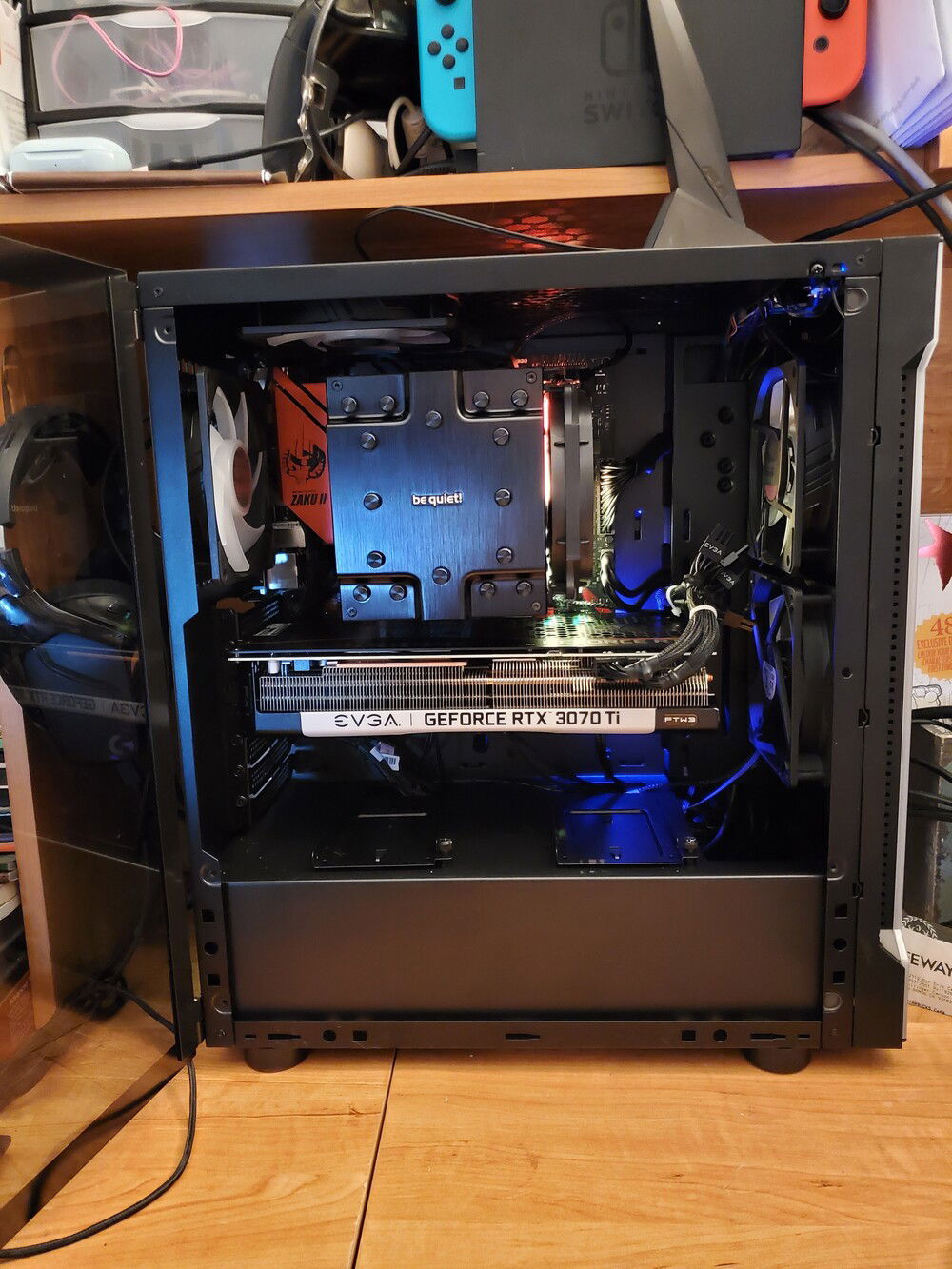 Sleep mode with the glass panel open.