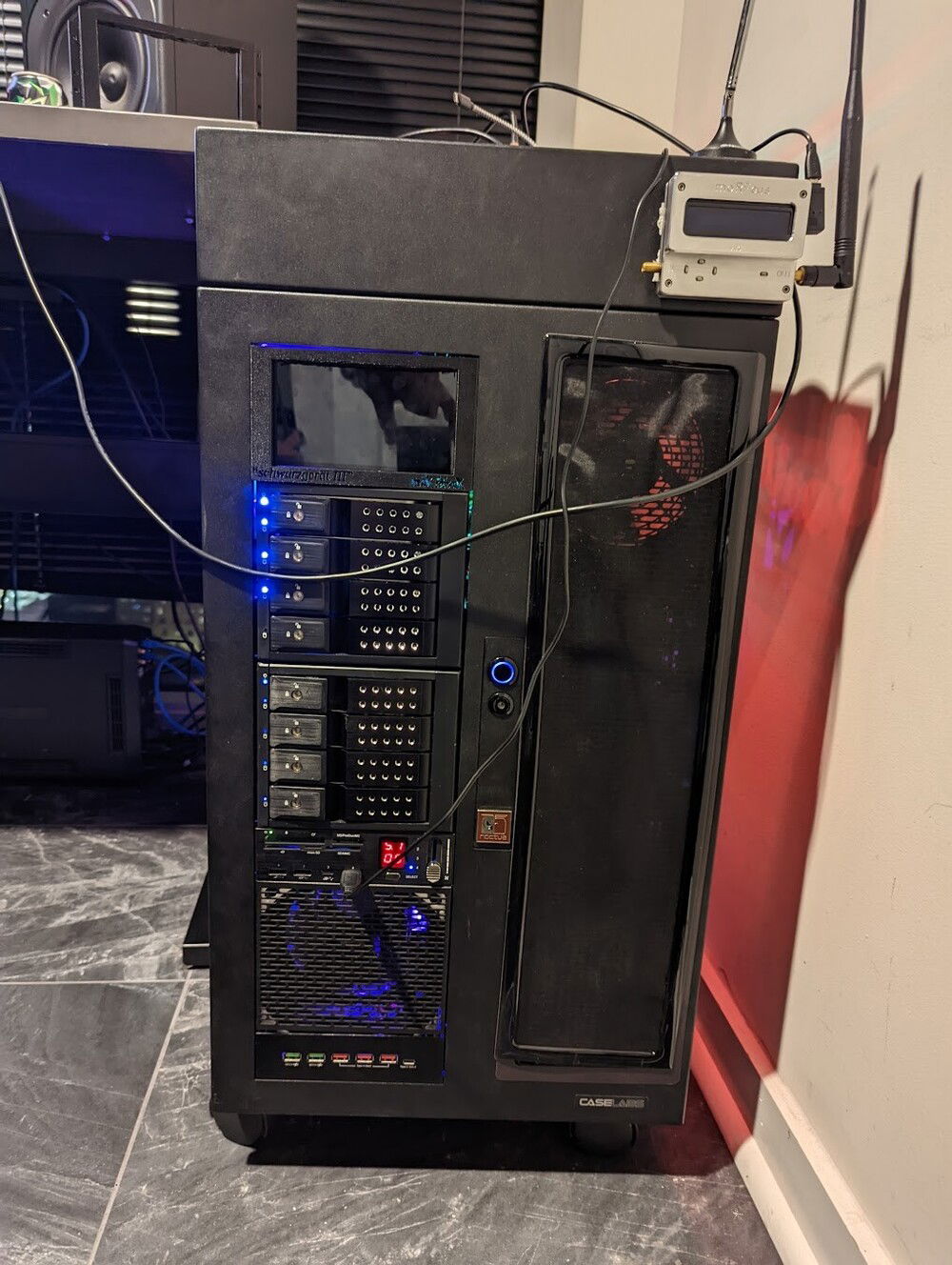 View from the front with AMOLED (May 2022).