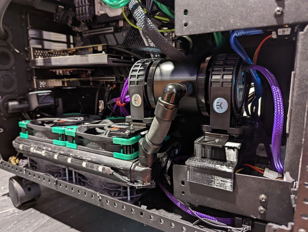 Dual XTOP and braces installed into motherboard-side bottom (April 2022).