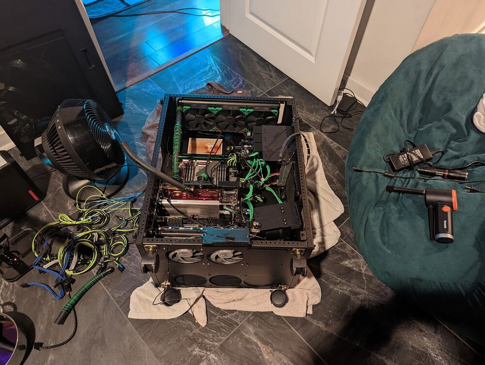 Tearing the ol' bitch down (April 2022).